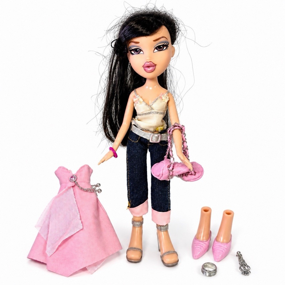 Bratz Step Out Jade Doll 2005 5th Anniversary MGA 2 Outfits Shoes Purse Jewelry